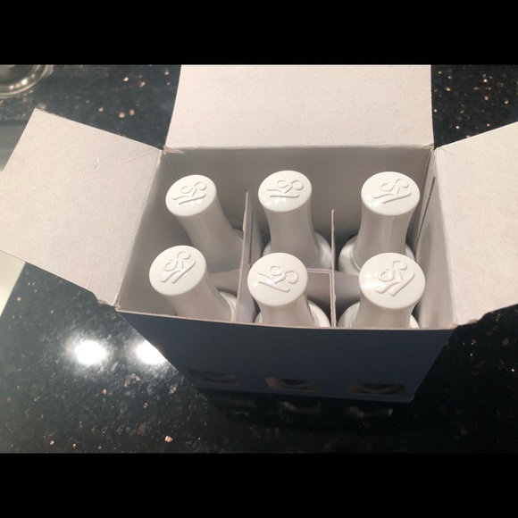 Kiara Sky Essentials and Dip Powder - Picture 4 of 8